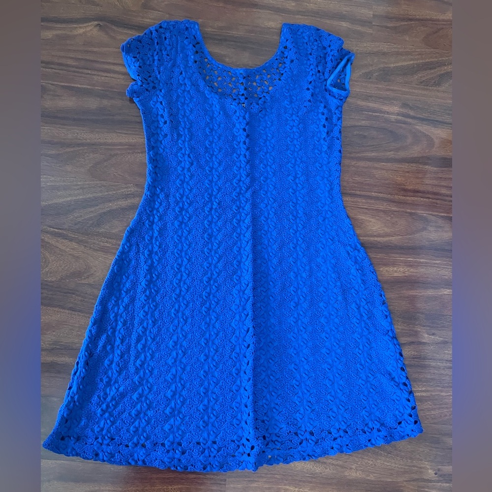 Assorted lace dresses/tops